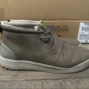 HEYDUDE Jo Men's Suede Leather Chukka Boots Gray